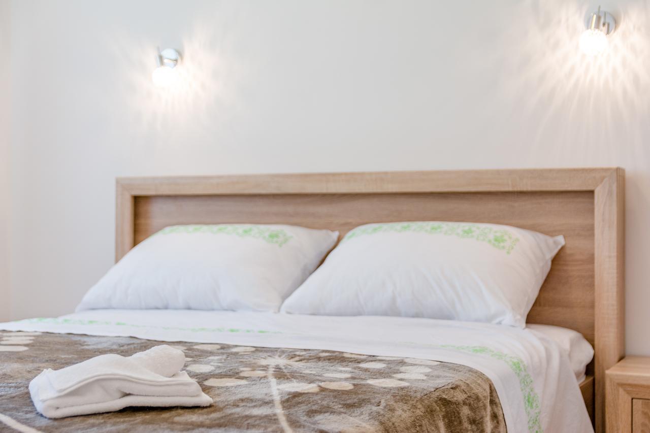 Apartments The Brothers Supetar Ngoại thất bức ảnh