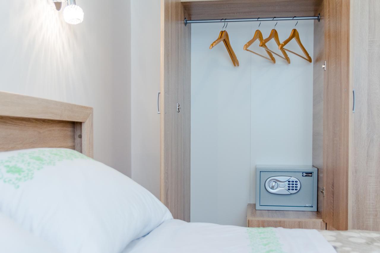 Apartments The Brothers Supetar Ngoại thất bức ảnh